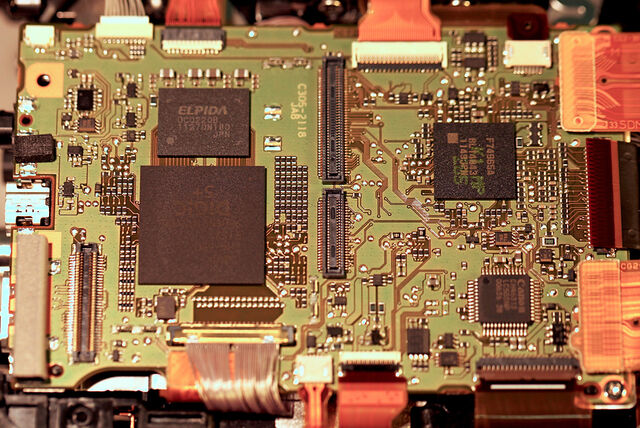 File:5D3 PCB 1.jpg