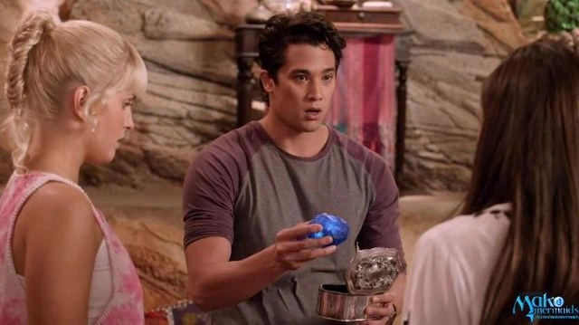 Mako Mermaids Zac Gets The Trident