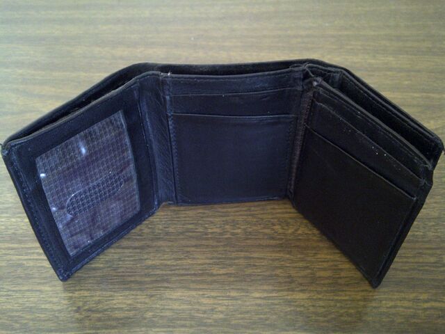 File:Wallet.jpg