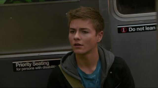 File:Peyton-meyer-1404591433.jpg