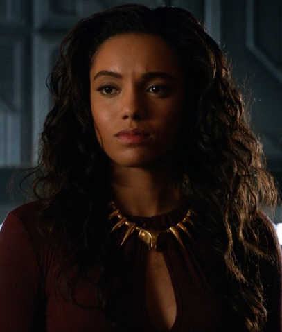 File:Maisie Richardson-Sellers Arrowverse.png