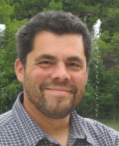 File:Javier Saltares.jpg