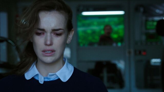 File:Jemma-Simmons-Prepares-to-Jump.jpg