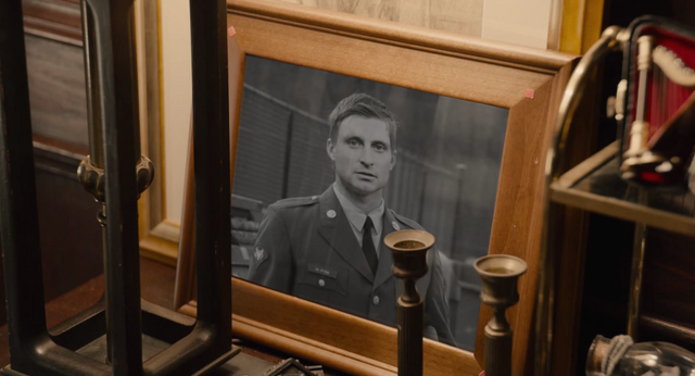 File:HankPym-ArmyPhotograph.png