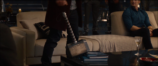 File:Mjolnir-AoU.png