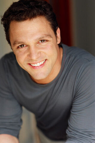 File:Anthony Molinari.jpg