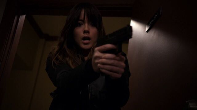 File:Skye-WhoYouReallyAre-Gun-Earthquake.jpg