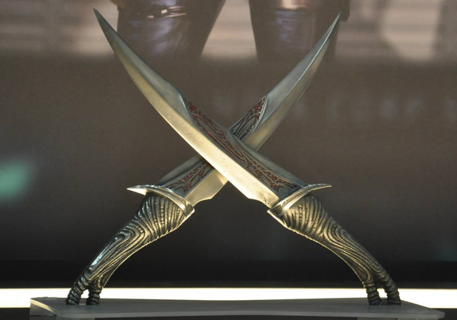 File:SDCC-2013 Drax Knives.png