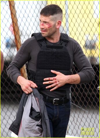 File:Jon-bernthal-cut-up-on-daredevil-set-15.jpg