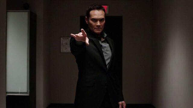 File:Giyera-attacks-LincolnCampbell-S3E15.jpg