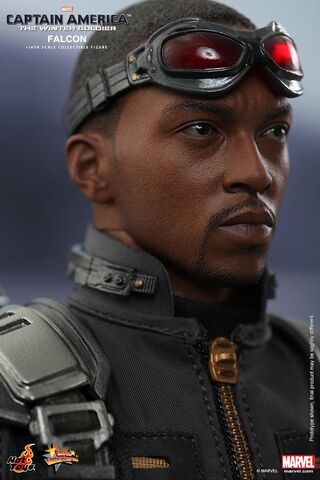 File:Falcon Hot Toy 1.jpg