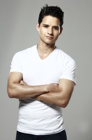 File:Johnny Serret.jpg