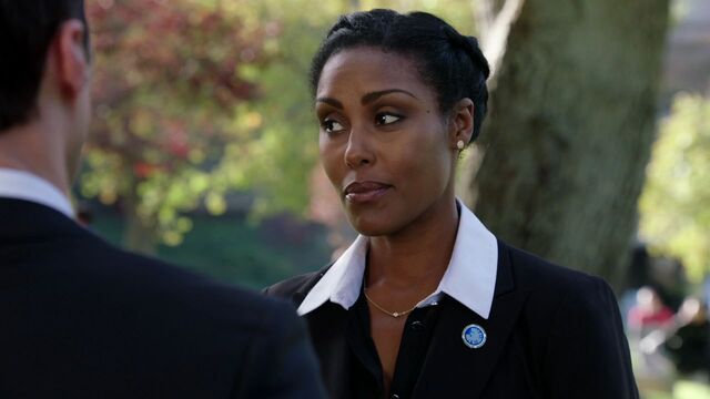 File:Anne-Weaver-Greets-Coulsons-Team.jpg