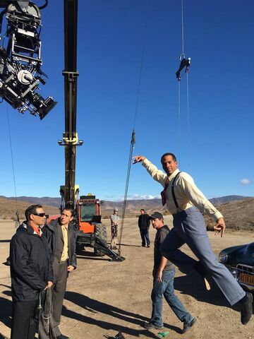 File:BehindtheScenesEdgeofMistery2.jpg