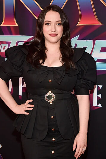 File:Kat Dennings.jpg