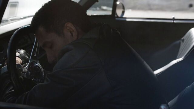 File:RReyes-KnockedOut-S4E4.jpg