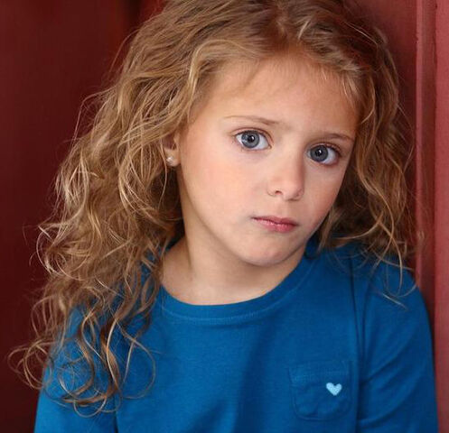 File:Mia Cicarelle.jpg