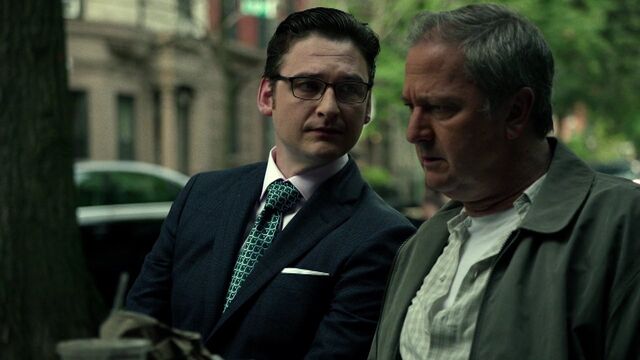 File:Welsey-threatens-guard-S1E1.jpg