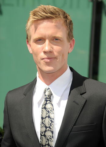 File:Warren Kole.jpg