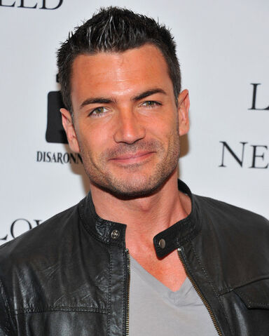 File:Aiden Turner.jpg