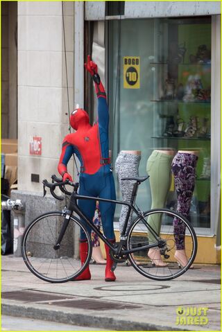 File:Spider-man-swings-into-action-on-set-16.jpg