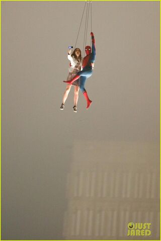 File:Spider-man-stunt-doubles-helicopter-scene-08.jpg