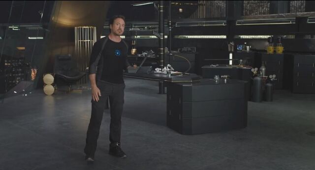 File:Tony Stark Avengers 02.jpg