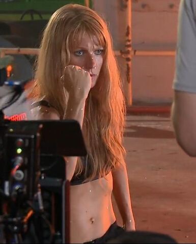 File:Gwyneth PaltrowIM3Set.jpg