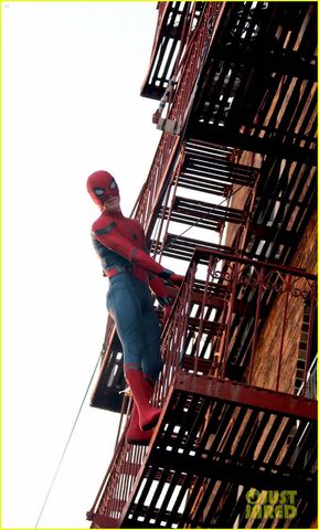 File:Tom-holland-performs-his-own-spider-man-stunts-on-nyc-fire-escape-08.jpg