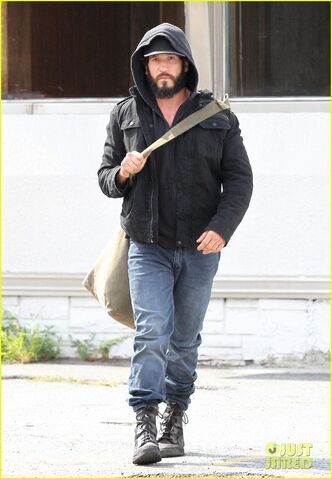 File:Jon-bernthal-starts-filming-the-punisher-first-set-photos-05.jpg