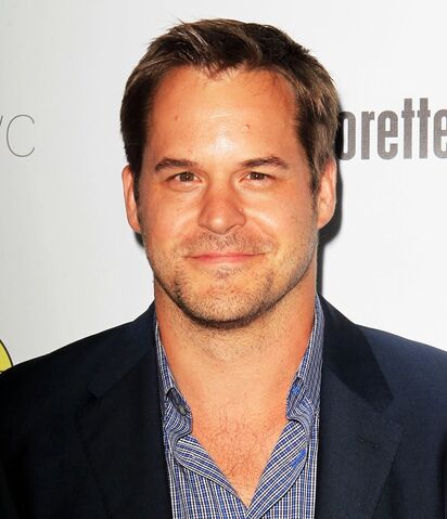 File:Kyle Bornheimer.jpg