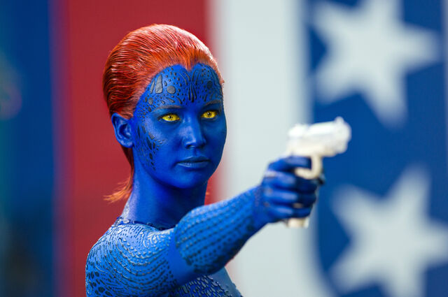 File:MystiqueholdinggunDOFP.jpg