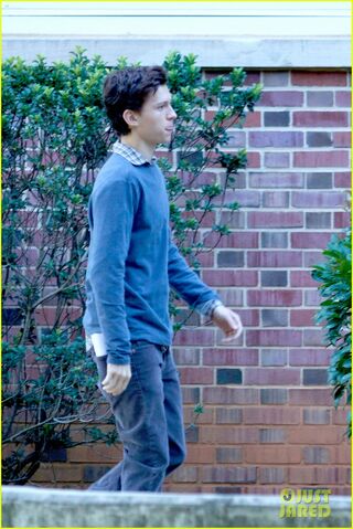 File:Tom-holland-zendaya-spider-man-atlanta-first-set-pics-11.jpg