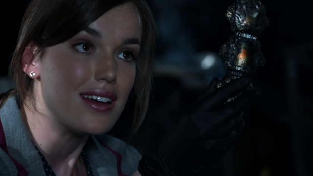 File:JemmaSimmons1-AoSPilot.png