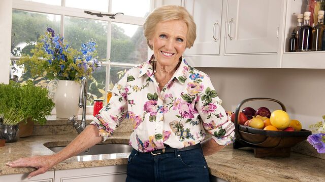 File:Mary berry cooks.jpg