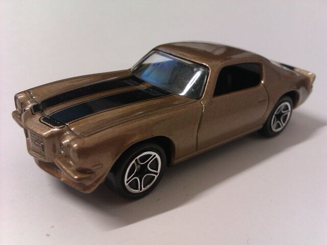 File:1971 Camaro Z28 gold.jpg