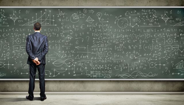 Файл:1443012662 businessmanchalkboard.jpg