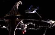 Deep Space 9 außen mit Enterprise.jpg