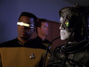 La Forge und Hugh.jpg