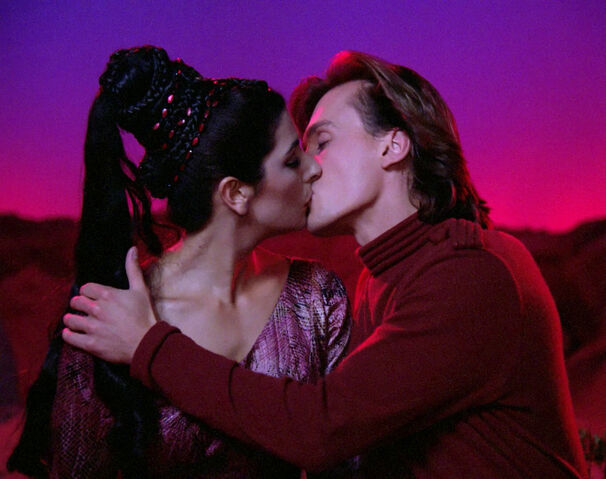 File:Troi and Miller kiss.jpg