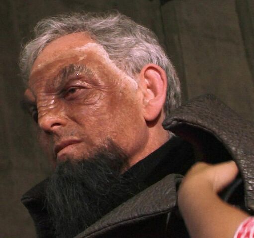 File:Victor Garber Klingon makeup.jpg