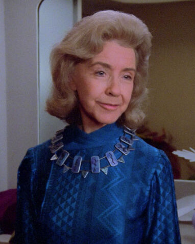 File:Anne Jameson, necklace.jpg