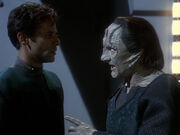 Garak und Bashir sprechen über Tain.jpg