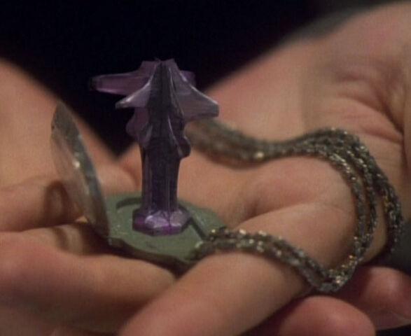 File:Shapeshifting locket.jpg