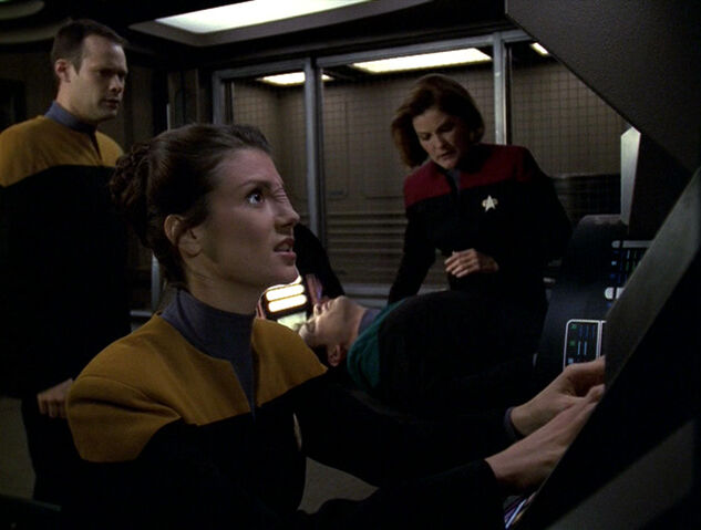 File:Harren, Celes, Telfer, and Janeway aboard Delta Flyer.jpg