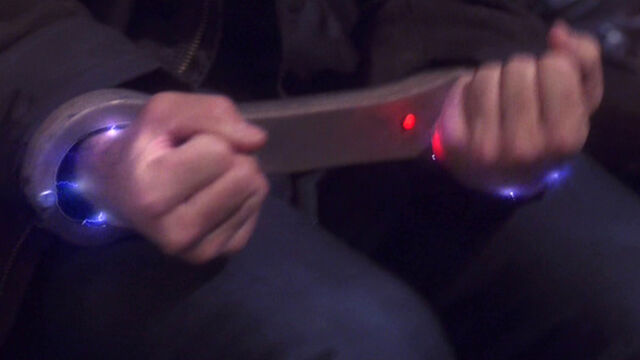 File:Enolian handcuffs - 2152.jpg