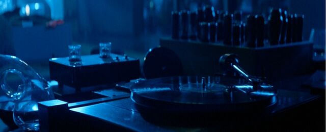 File:Phonograph.jpg