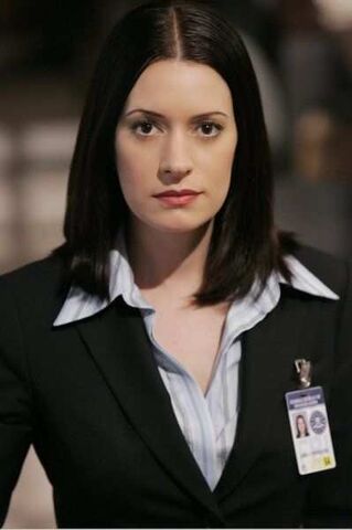 Archivo:Emily Prentiss.jpg