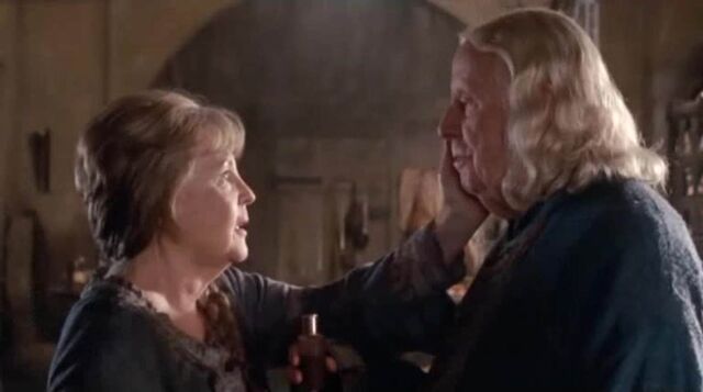 Archivo:Gaius-Alice-1-Wallpaper-merlin-characters-30975114-1709-953.jpg