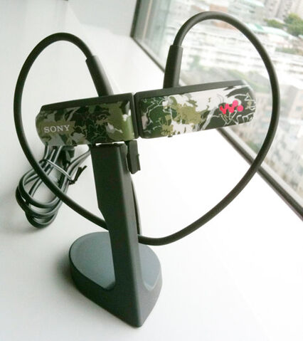 File:100512-walkman-2.jpg